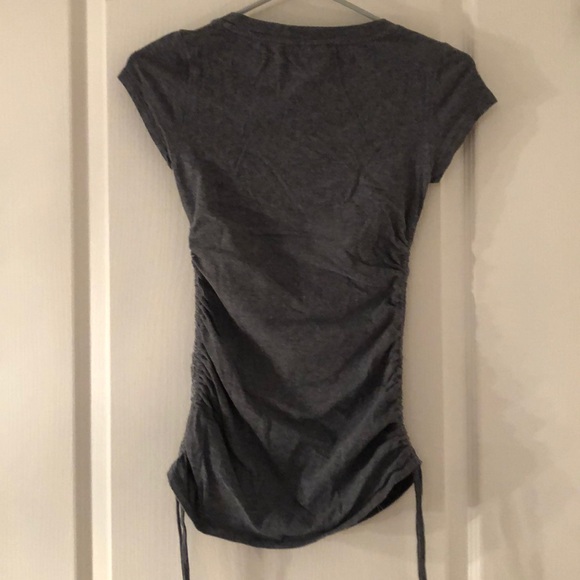 💥2/$25💥 Tshirt - Picture 4 of 4